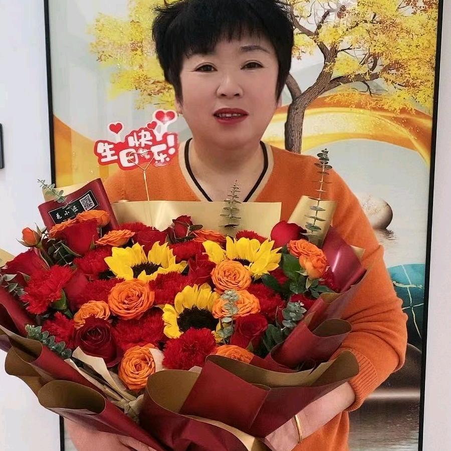 大栏萬富隆服装超市