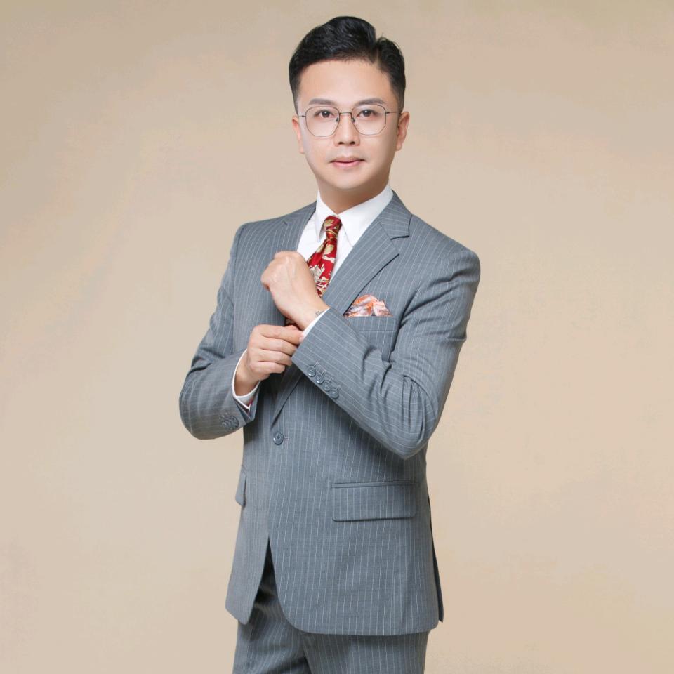 王坤-结婚一族婚庆礼仪