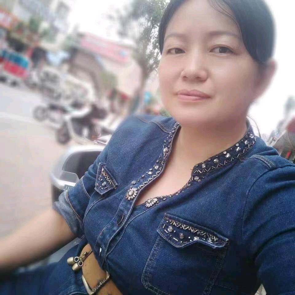 青云广告设计—云衫丽影