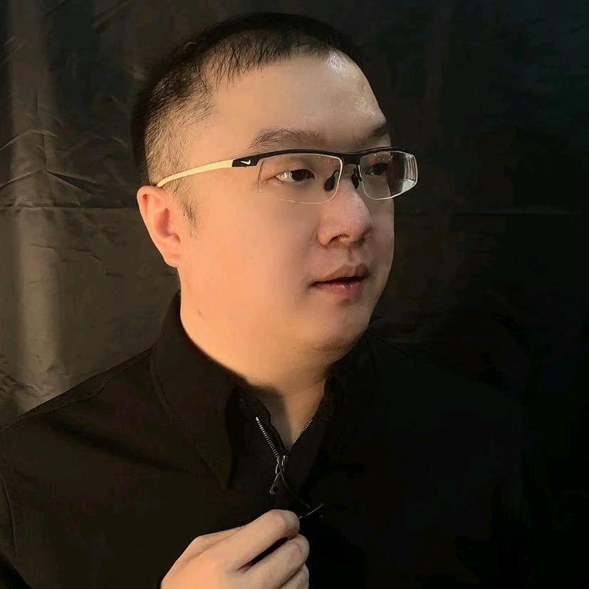 尹校