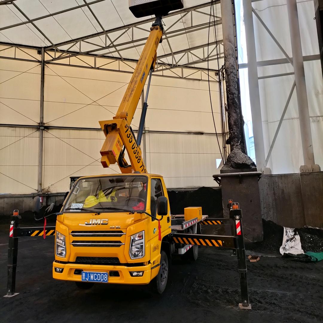 柳林杜钱柜高空车