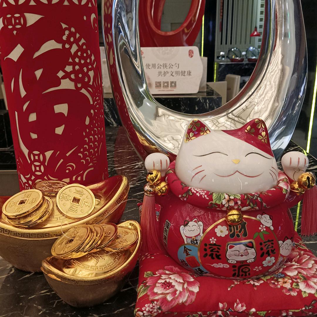 日出东方红似火