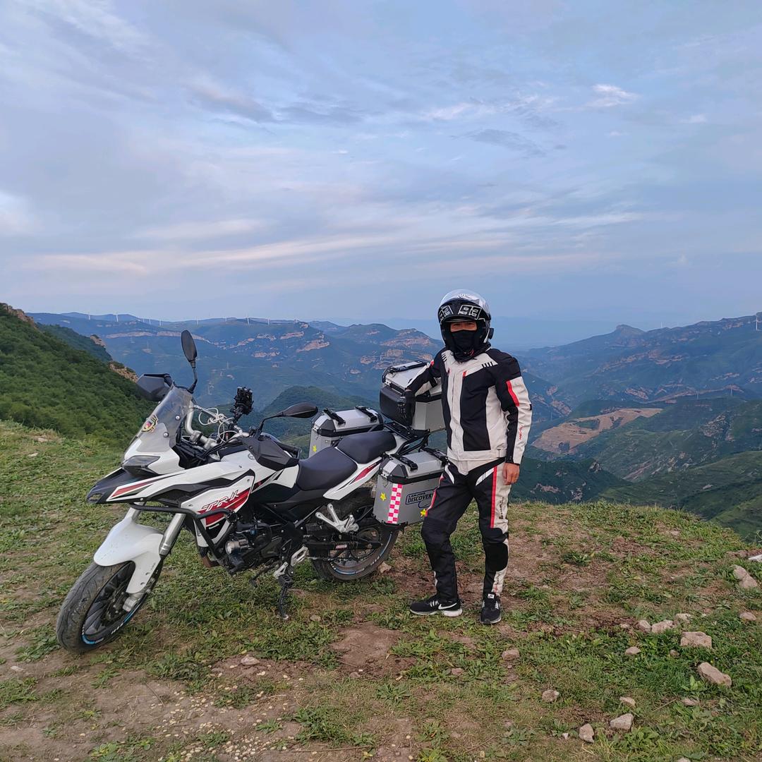 @爱摩旅的大叔333