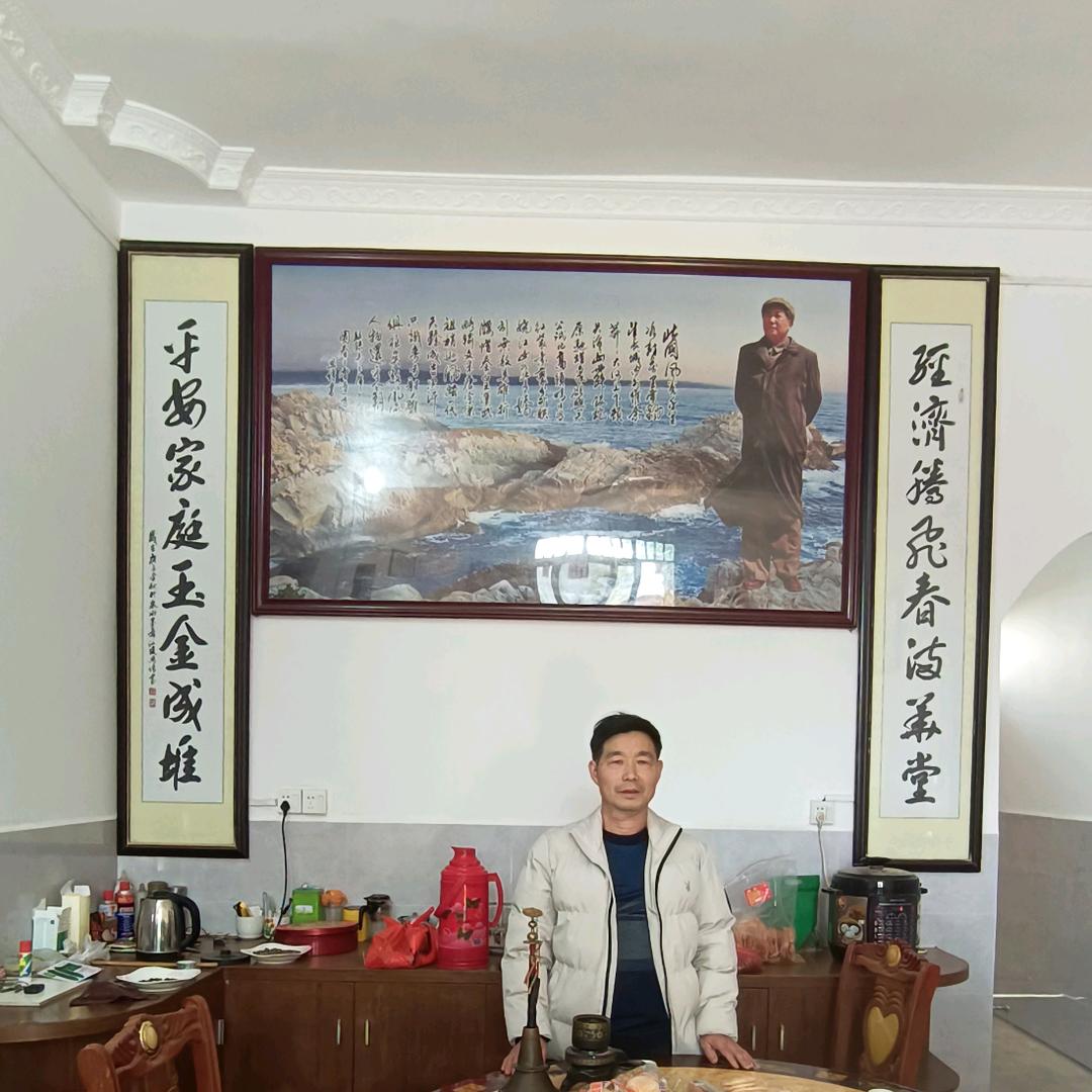 专业养猪及吹唢呐袁经平