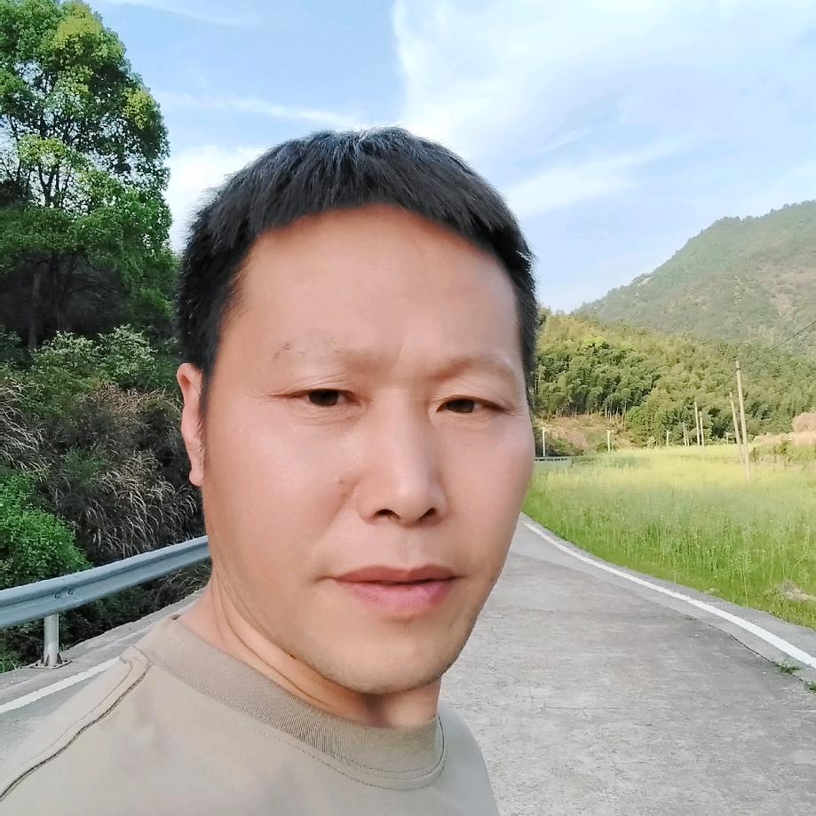 井边村干部老谢