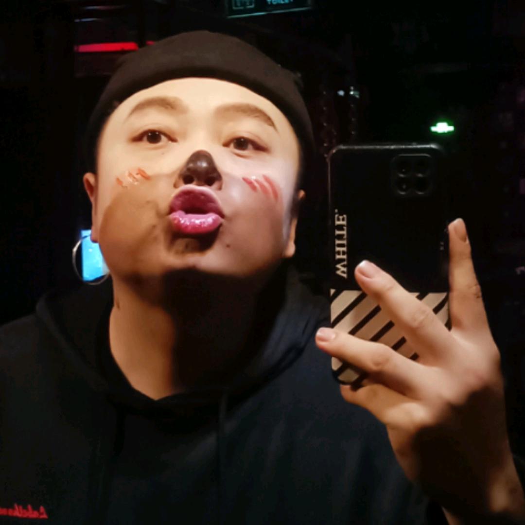 村野聂胖