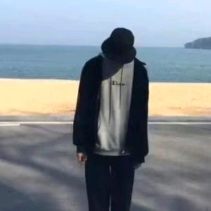 与酒◟(∗❛ัᴗ❛ั∗)◞为伴