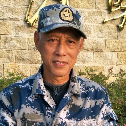 户外唱歌，音响出租白发老头