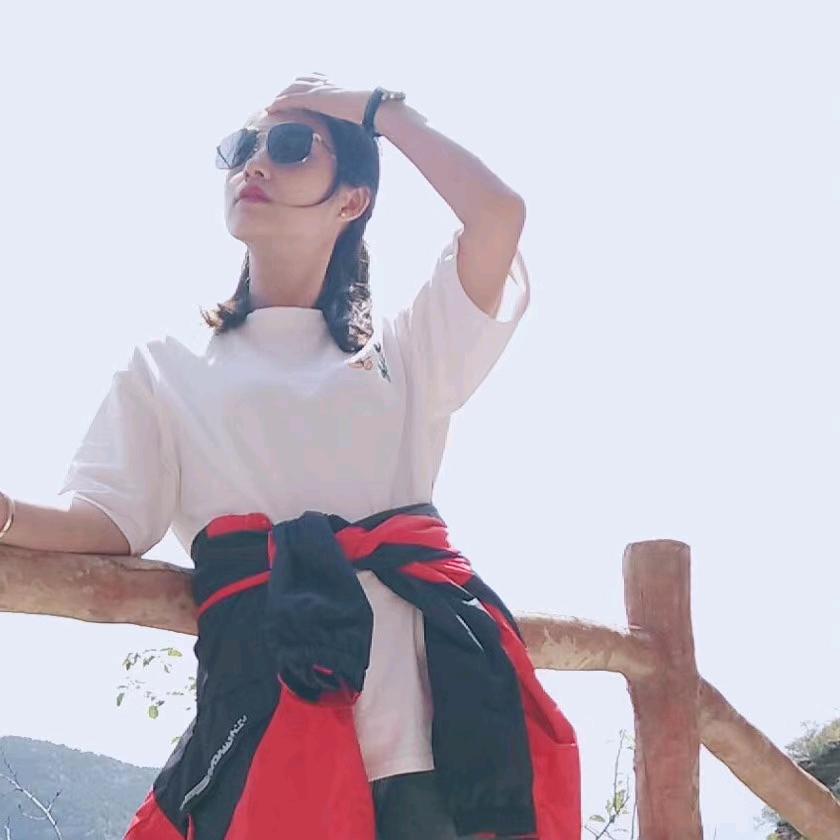 杨曼