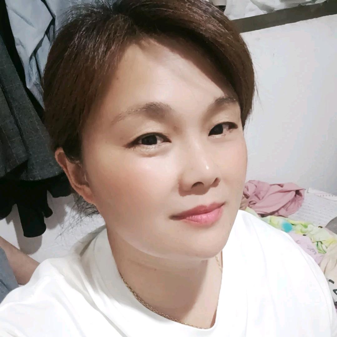 候东伟