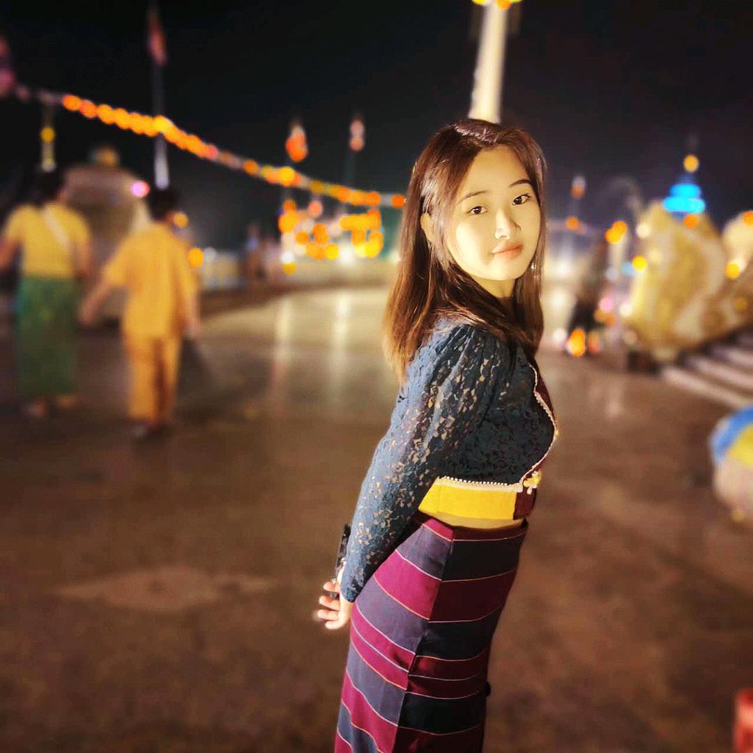 ေလြးတအာင္း