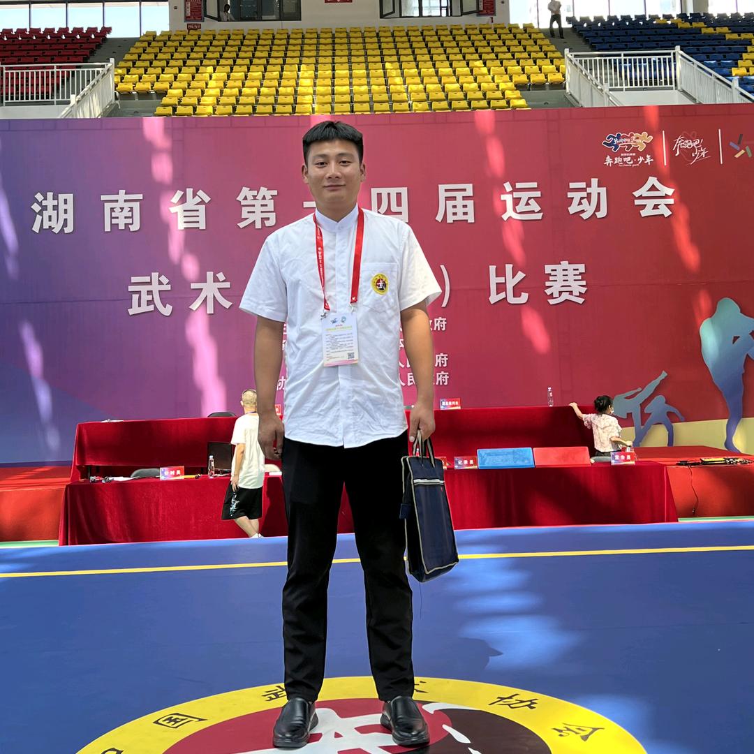 临湘文武学校陈教练