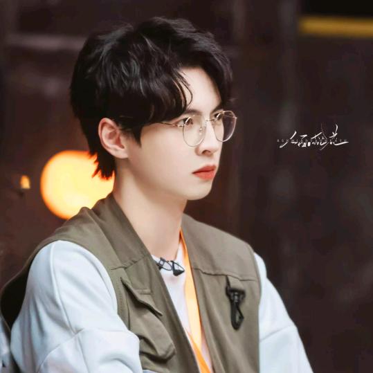 小白（ ’ - ’ * )