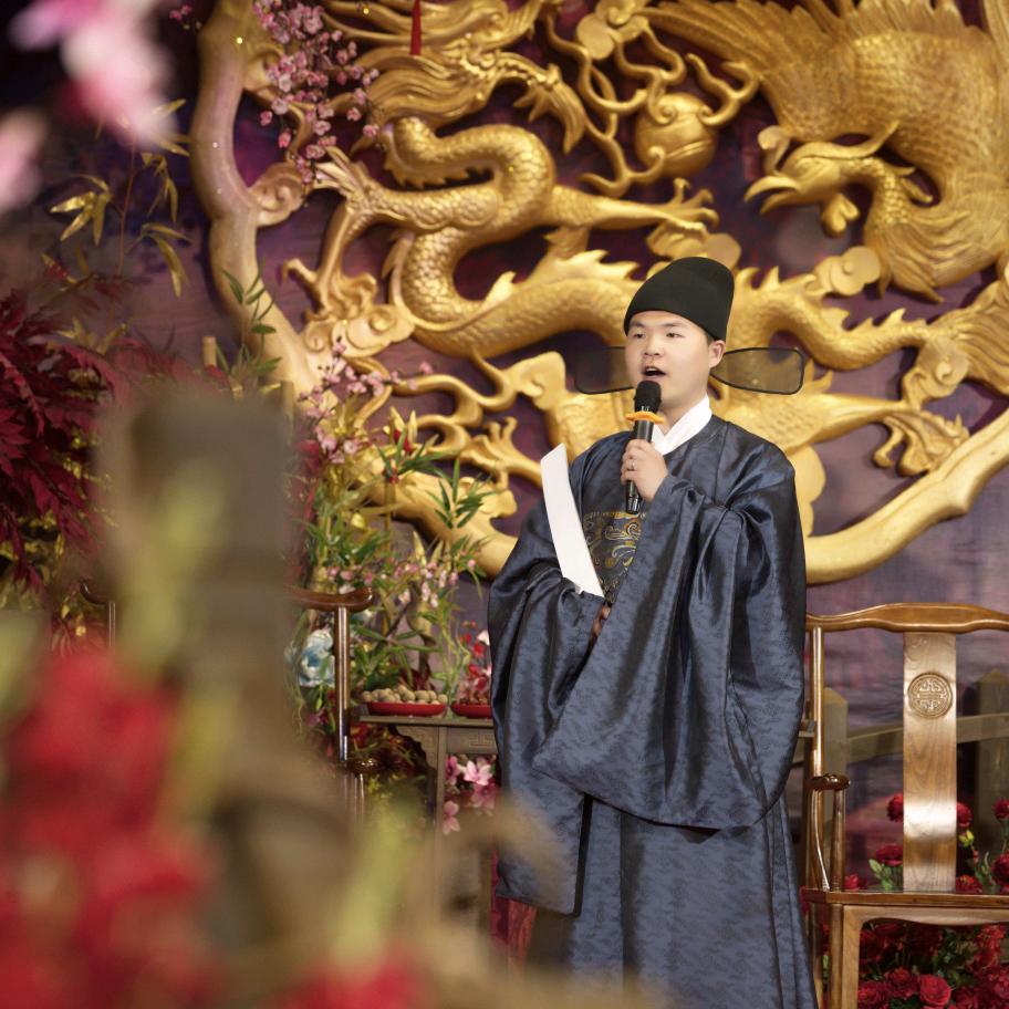 中西主持人杨晓晨（全国🉑约档）