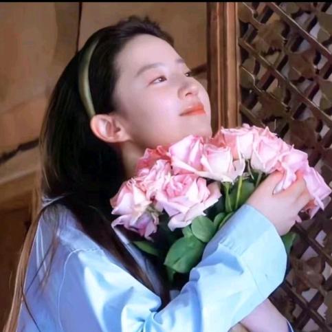 爱吃冰淇淋的丸子