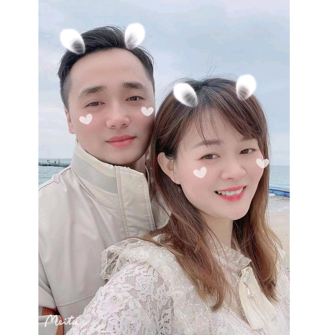 在郴州卖窗帘的雅雅和机器人
