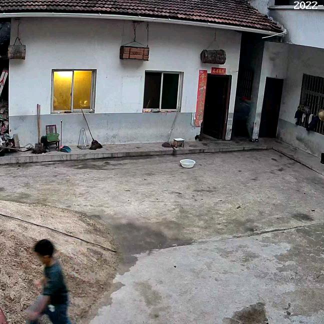 刘贵平桩稼汉做桩稼要靠天，人发很天不恳