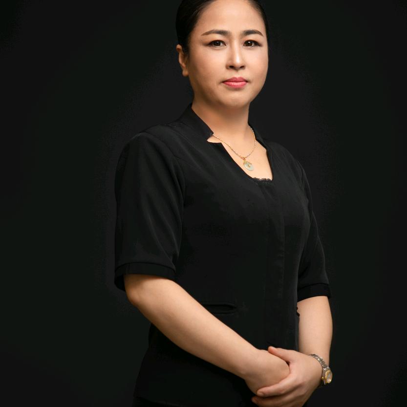 李明芳