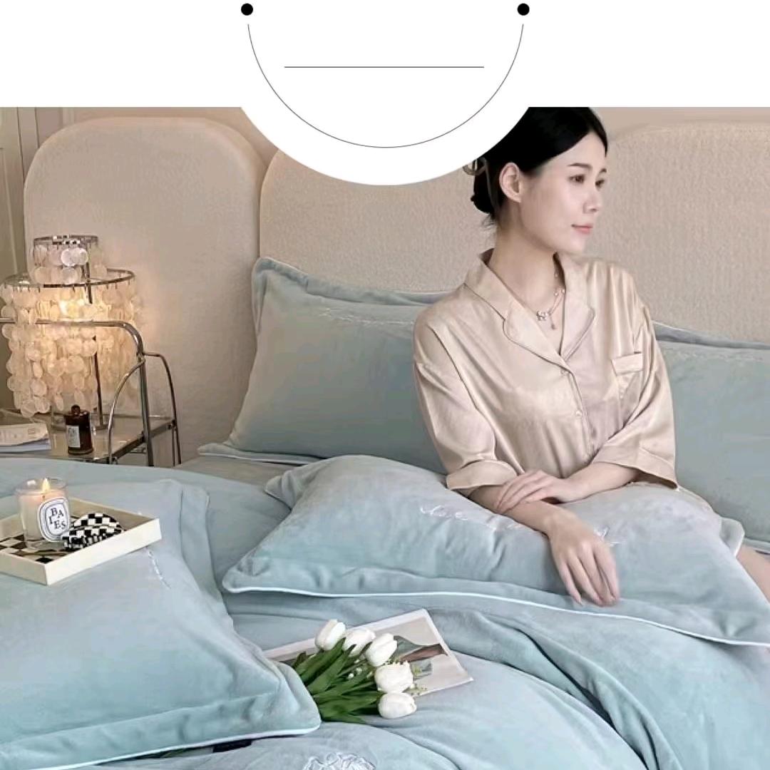 倚窗听雨（铁富水韵家纺手工蚕丝，羽绒被）