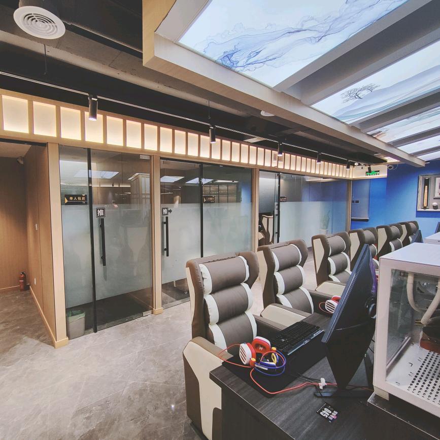 英雄电竞-蜘蛛网咖