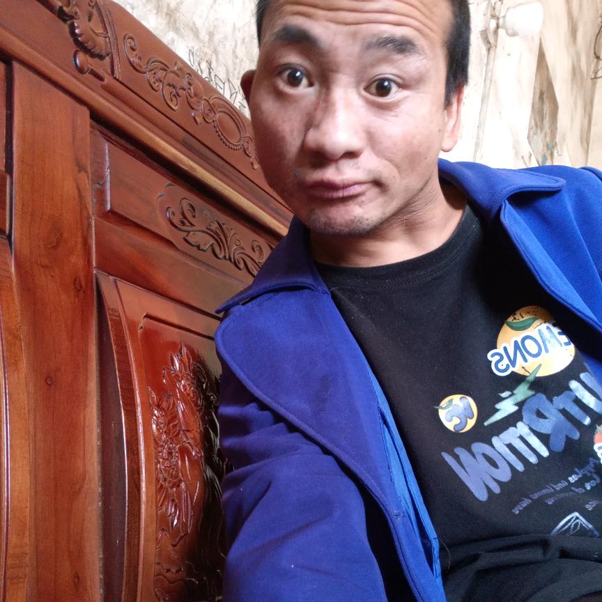 郑时开这个是大号不开播.小号是主播