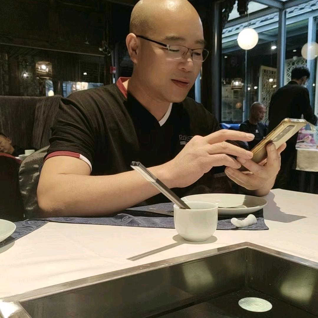 小巍