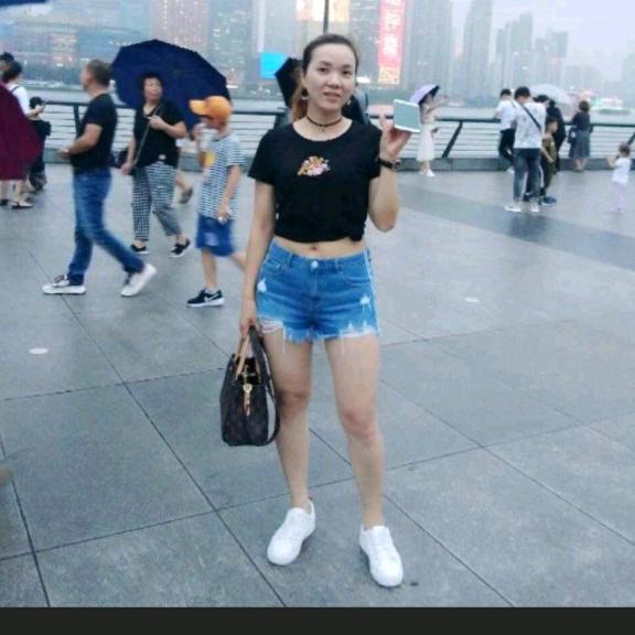 黄丽