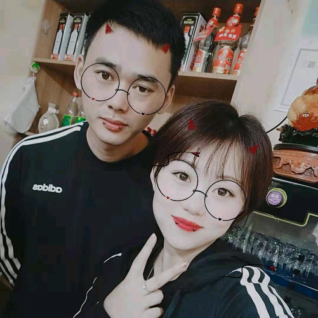 王 健