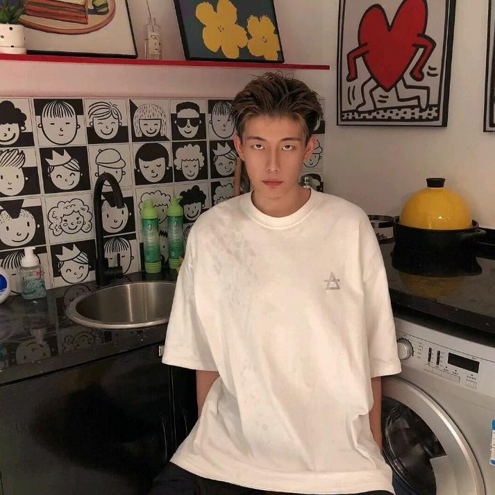 不是帅哥好烦啊