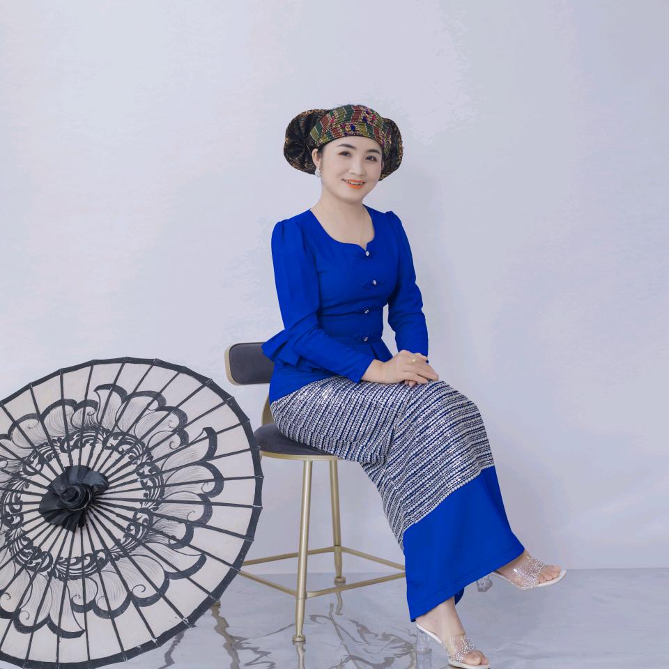 也美民族服装