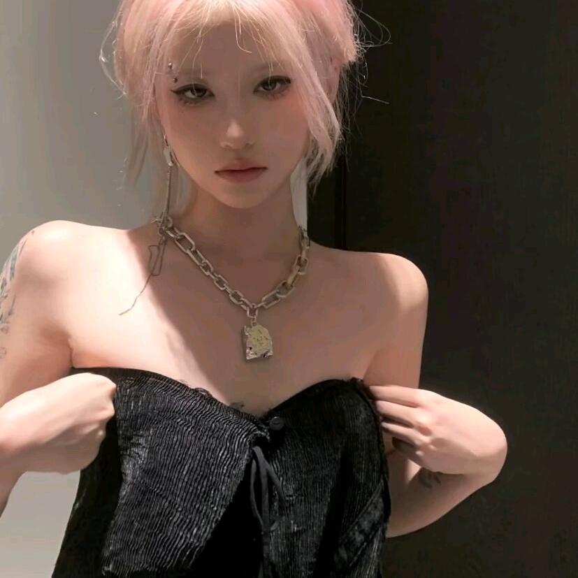 605