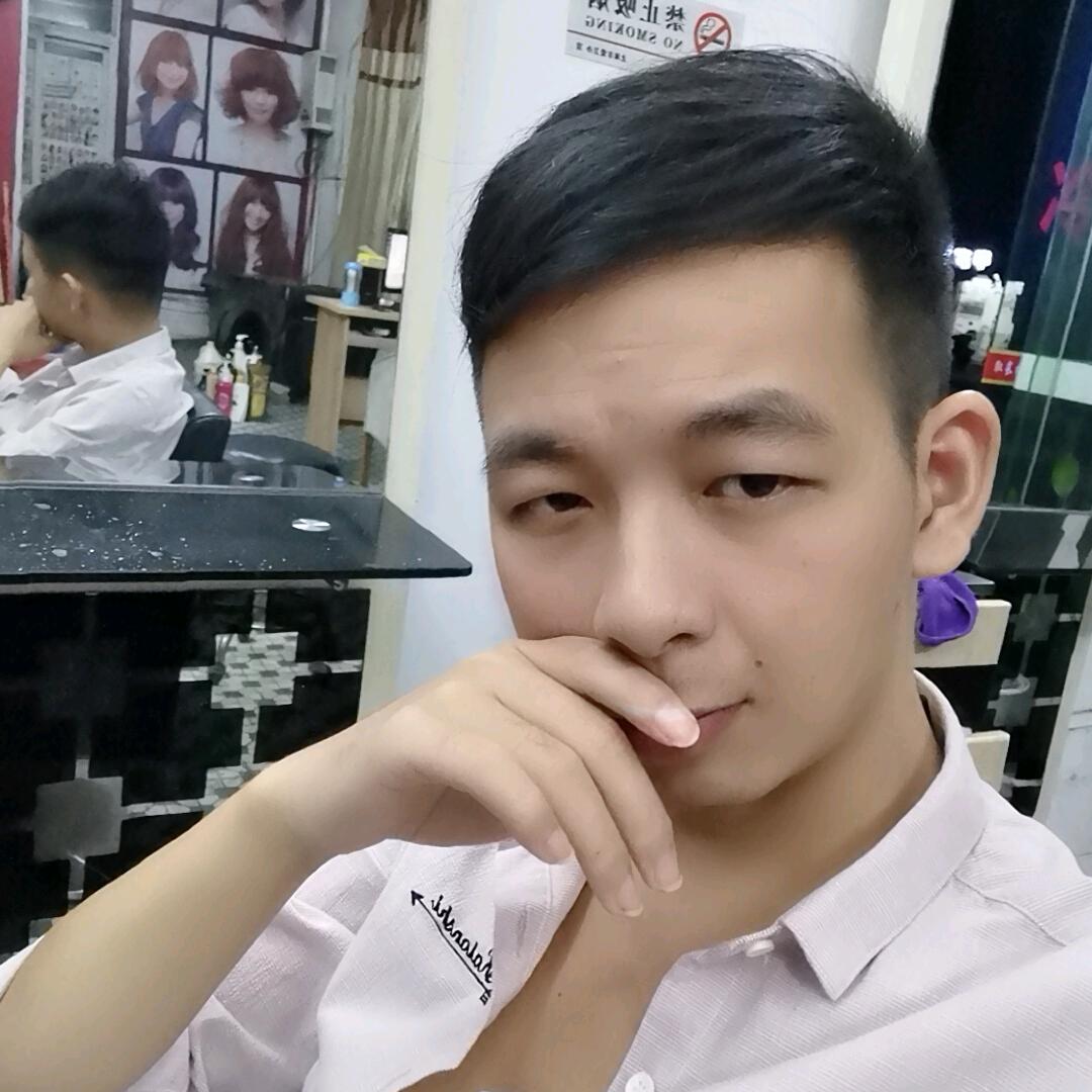 小罗，造型