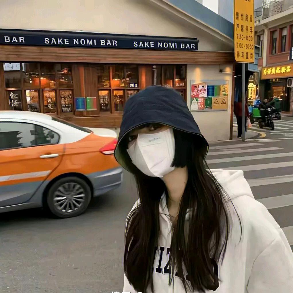 图图cos光头强带熊二骑鬼火