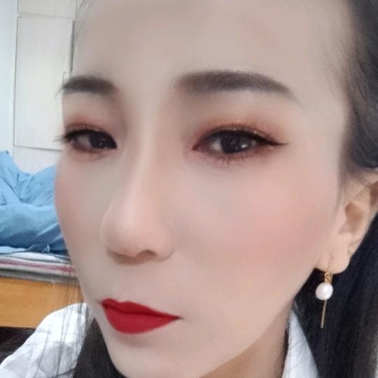 爱笑的女孩