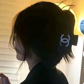 月月.