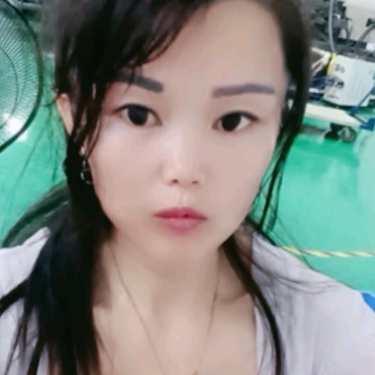 月就开始玩手机