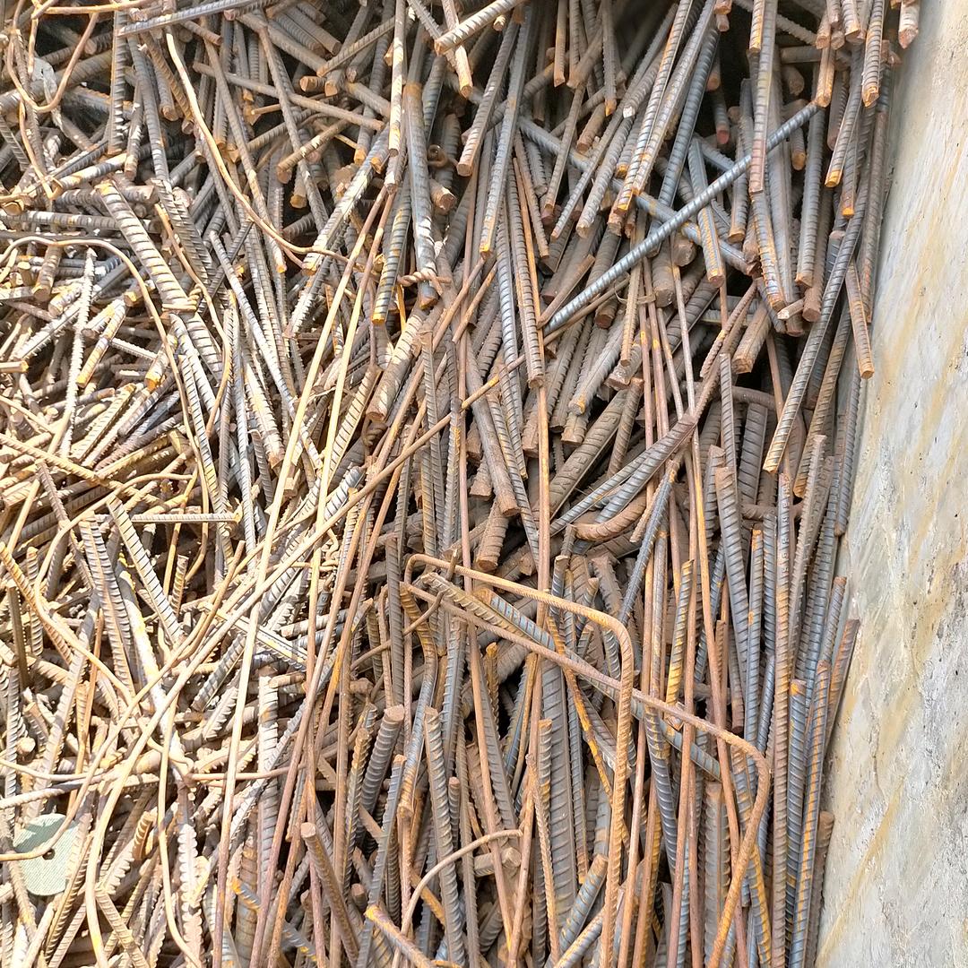 高价回收、铁，铜、铝，合金，不锈钢、电机