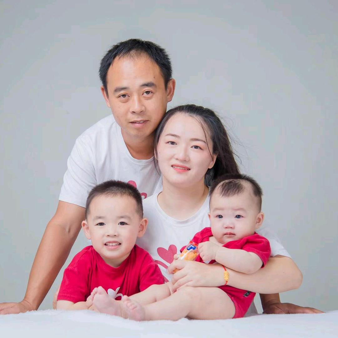 卡车。。小黄