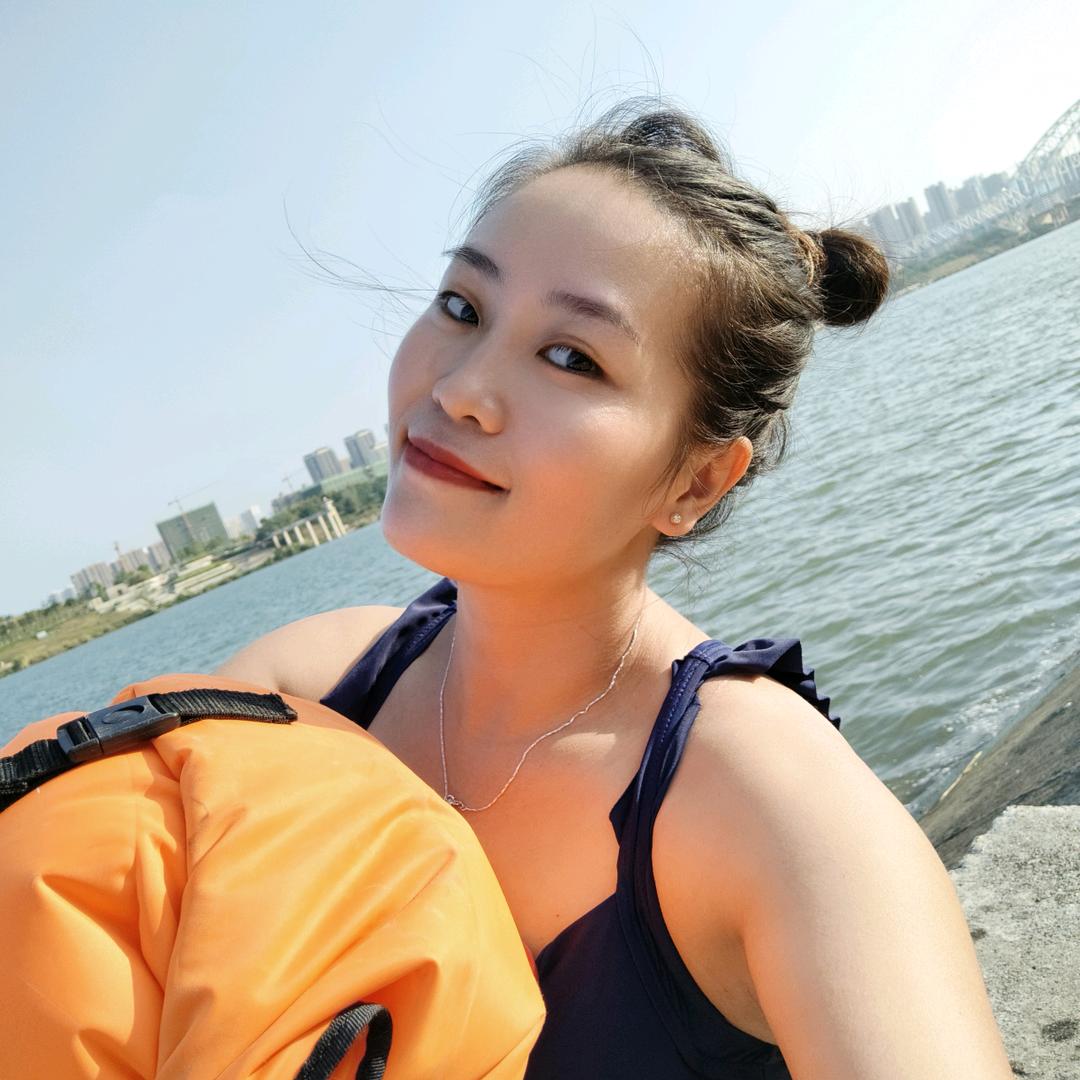 爱游泳羽禾
