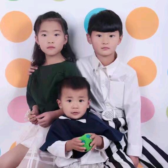 雅美散养猪🐖自繁自养