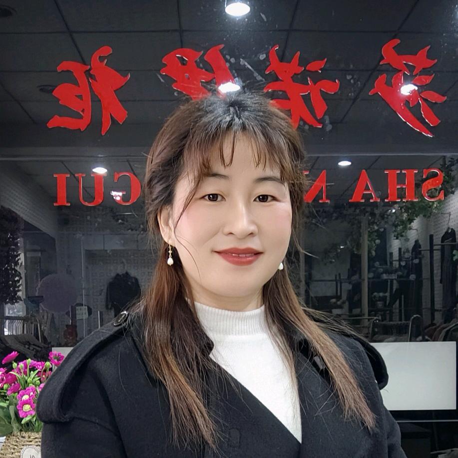 万安县窑头镇莎诺伊柜服装店罗姐