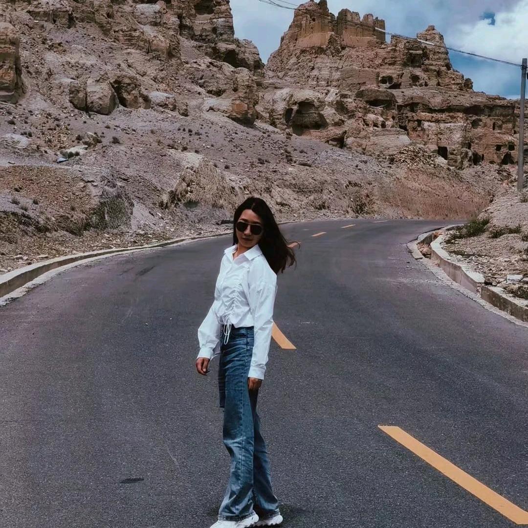 向个美少女