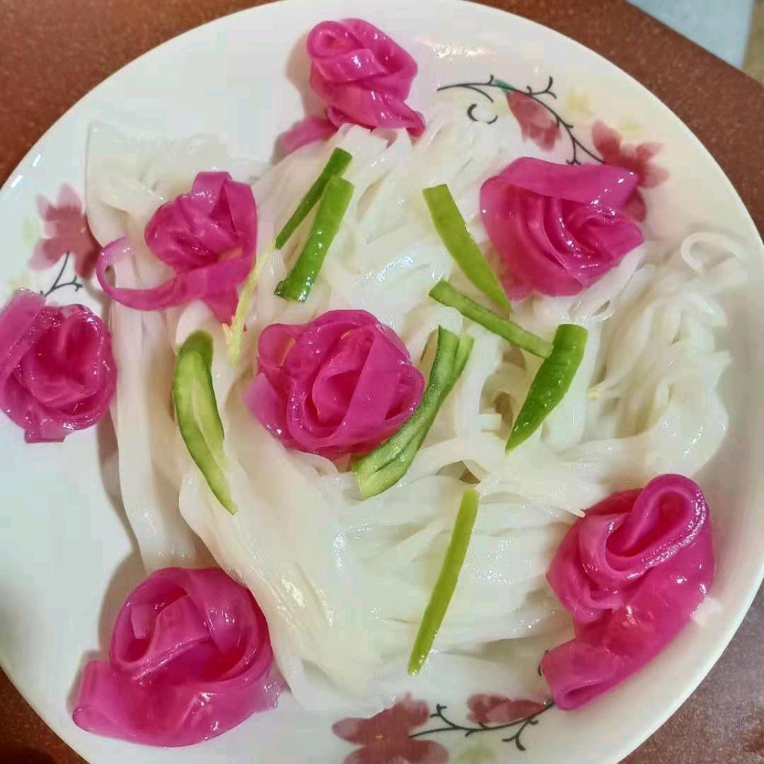 洋州老字号秋侠（霞）面皮店的二秋平静心态