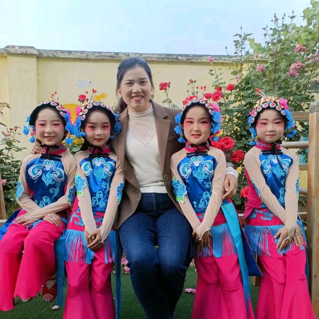 @洋县小明星幼儿园园长妈妈