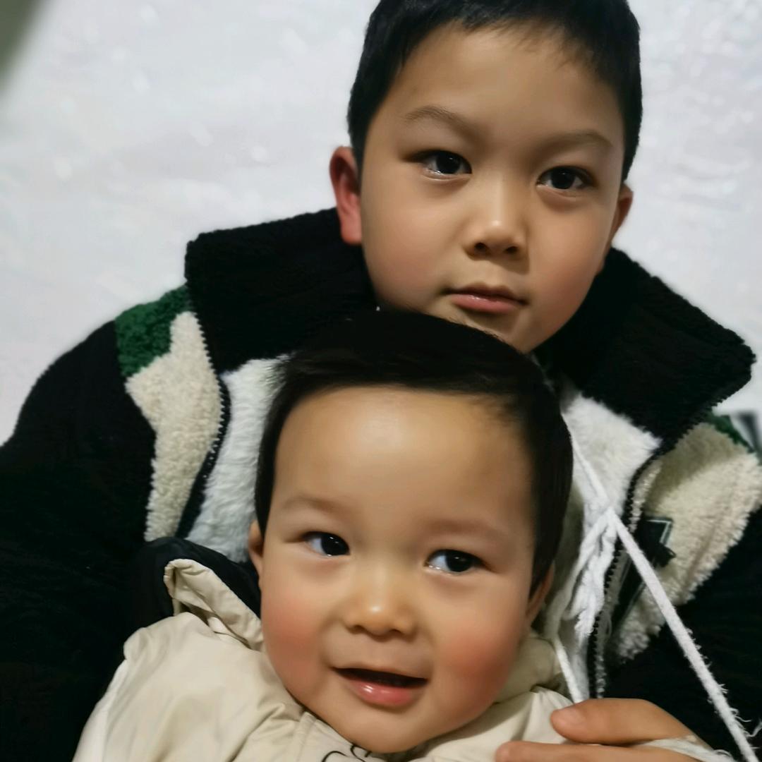 陈奕博丶陈奕潼快乐的童年