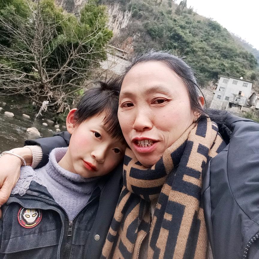 幸福牵手  〈〈李）〉 🧚‍♀️👯?