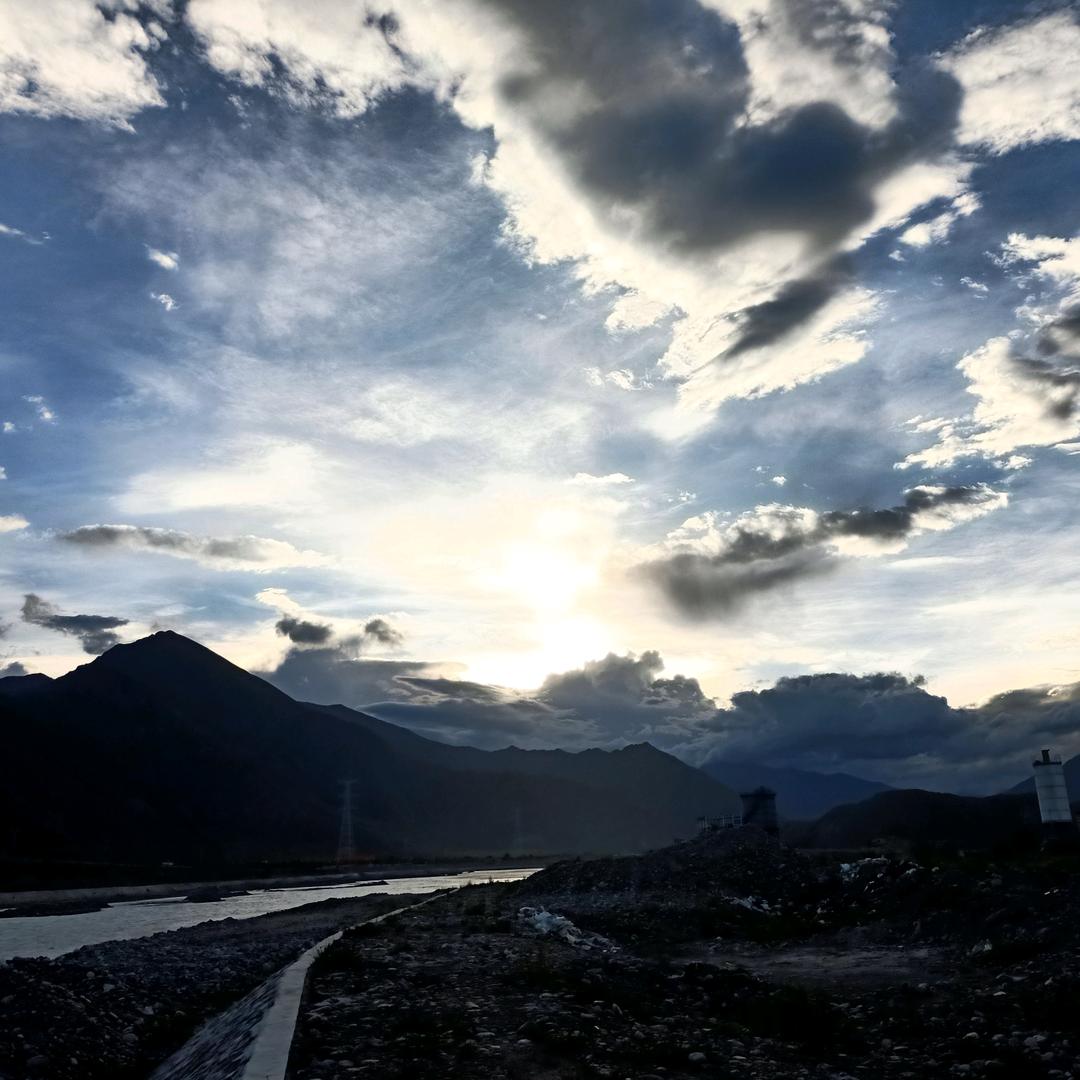 抛一切烦恼认真对待自己，诚信为本赢得天下