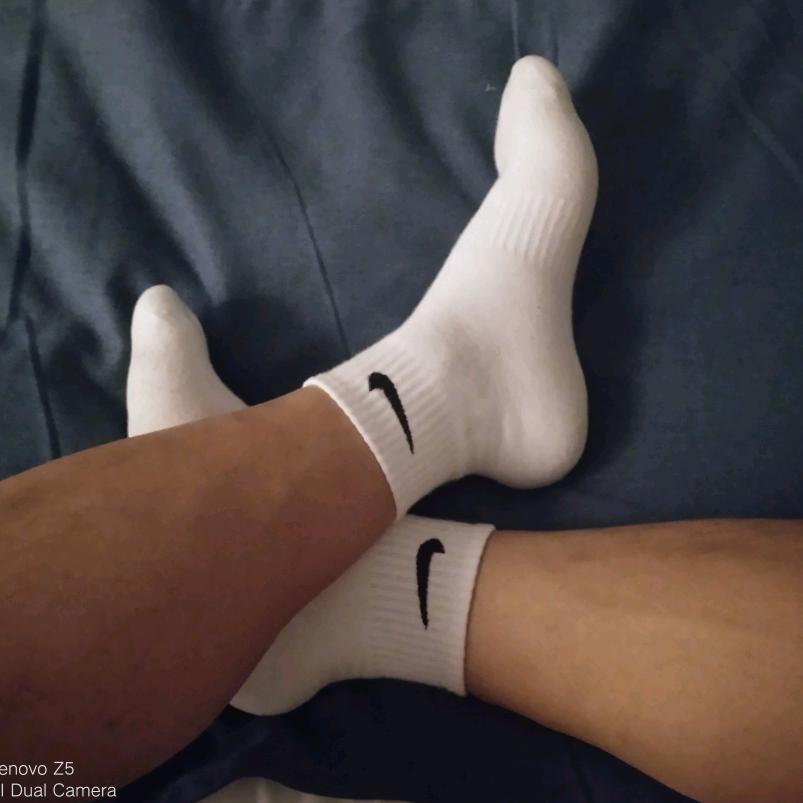 从前有只白袜子