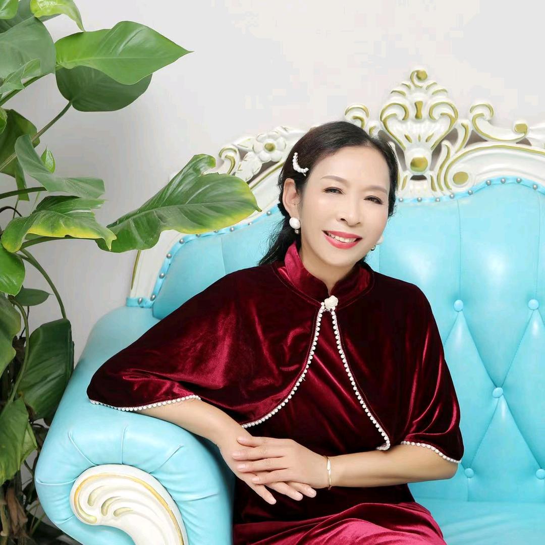 何姐