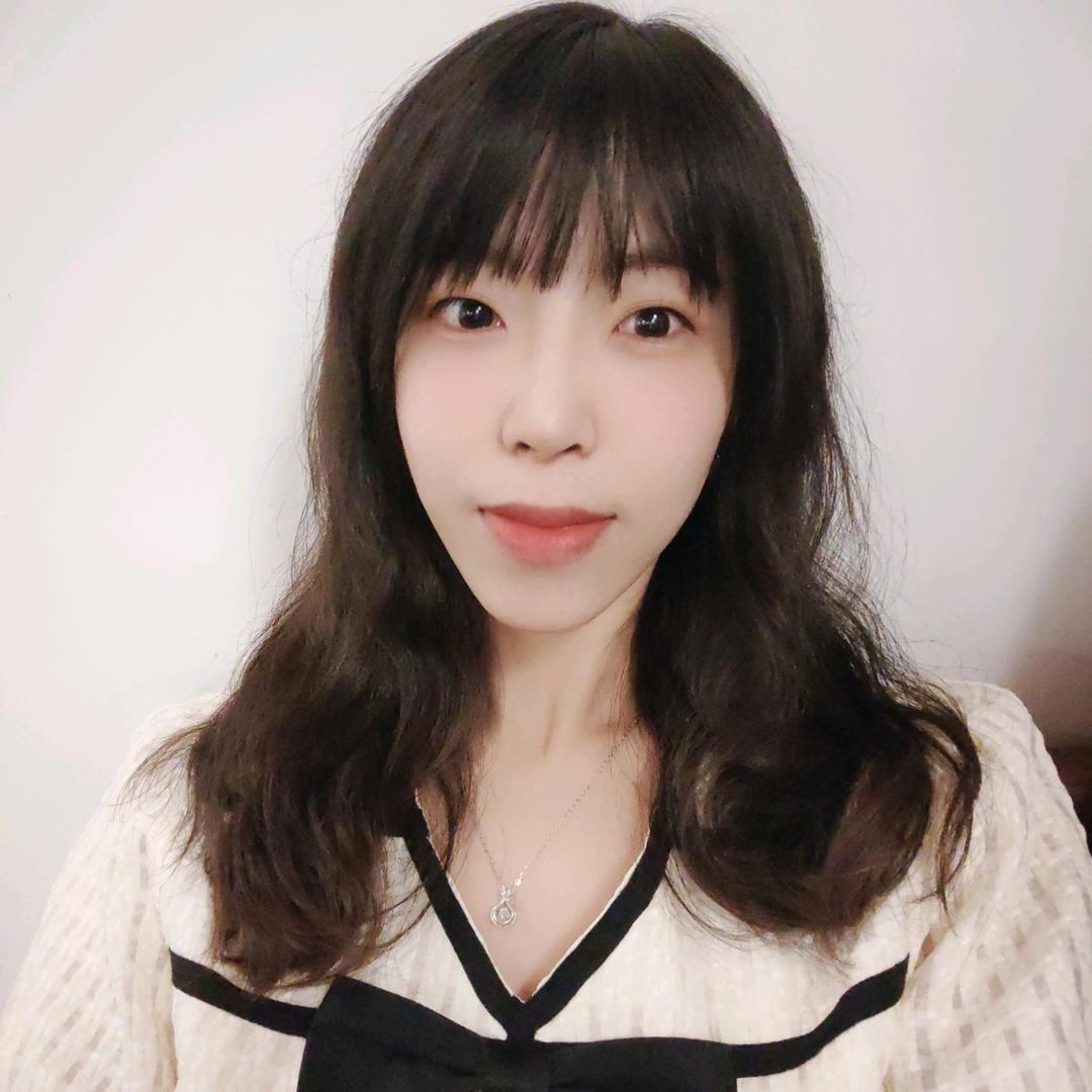 Lily丹
